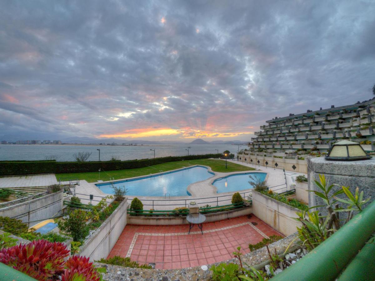 Vistamar. Primera Linea. Bahia De Santona Apartment Exterior photo